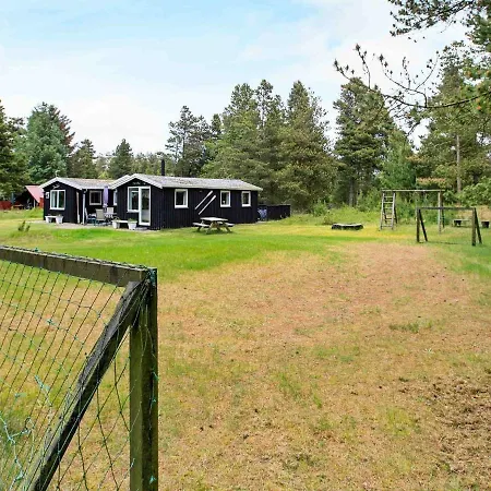 Three-bedroom Holiday In Blavand 77 Holiday home *