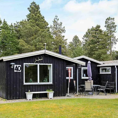 Three-bedroom Holiday In Blavand 77 Ho