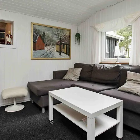 Holiday home Three-bedroom Holiday In Blavand 77