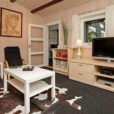 Three-bedroom Holiday In Blavand 77 Ho