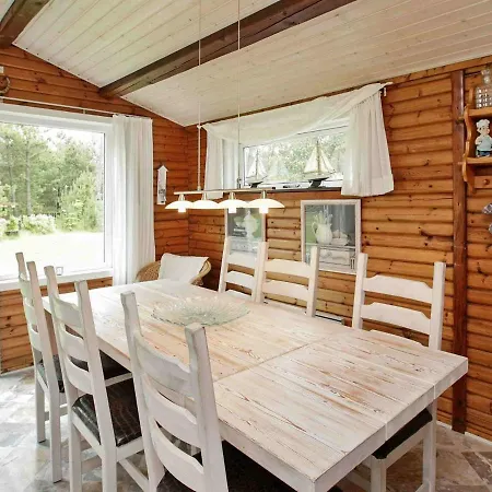 Three-bedroom In Blavand 77 Semesterbostad