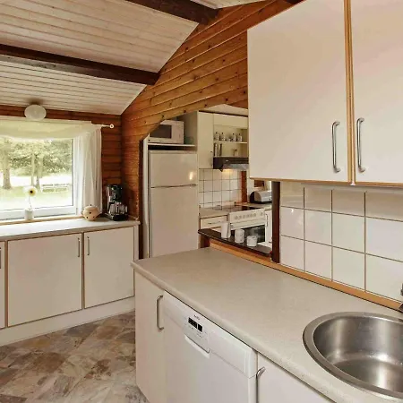 Three-bedroom Holiday In Blavand 77 Holiday home *