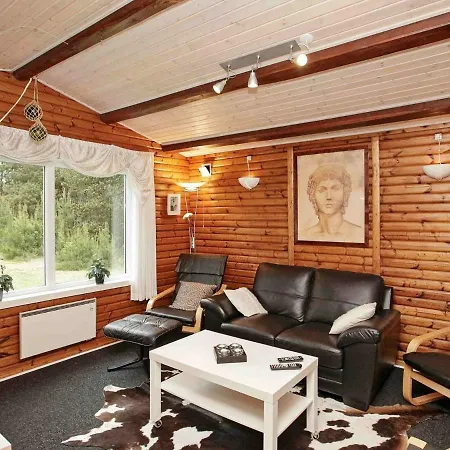 Three-bedroom Holiday In Blavand 77 Ho